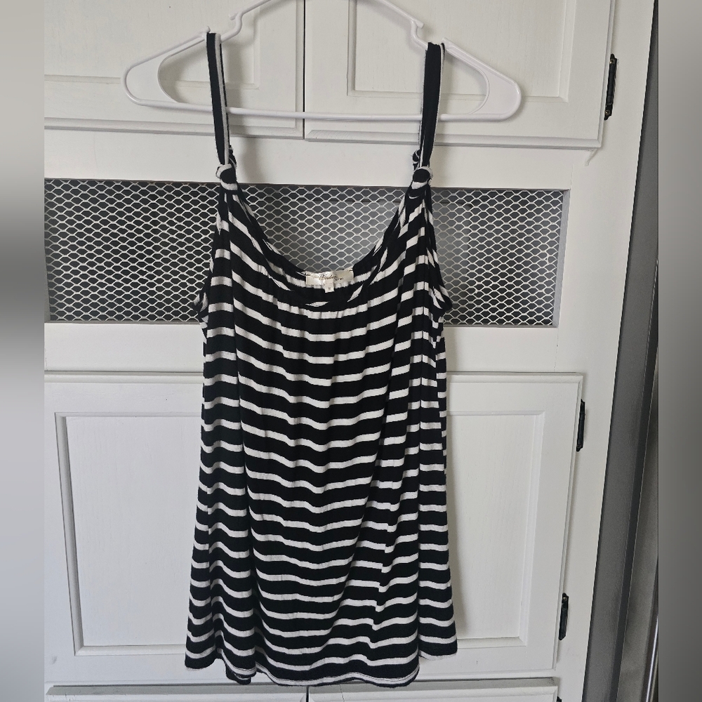 ⭐️ANDREE BY UNIT Black and White Sleeveless Camisole